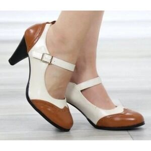 Chase & Chloe Mary Jane Oxford Pumps - Brown  White Retro Round Toe Shoe- 6.5